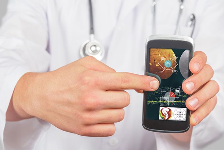 The application for the smartphone allows to diagnose eye pr